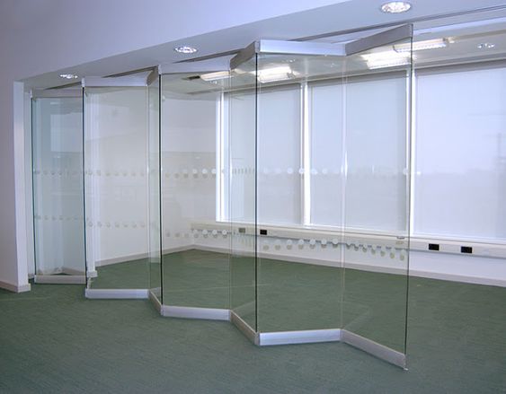 Vách Ngăn Di Động Kính Cường Lực