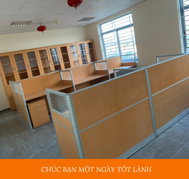 Vách Ngăn Bàn Làm Việc Gỗ