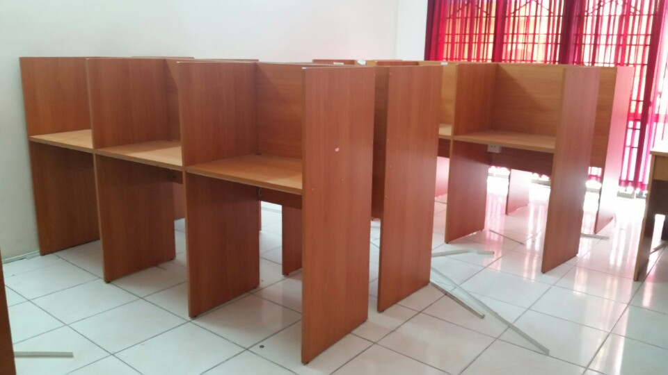 vách ngăn gỗ